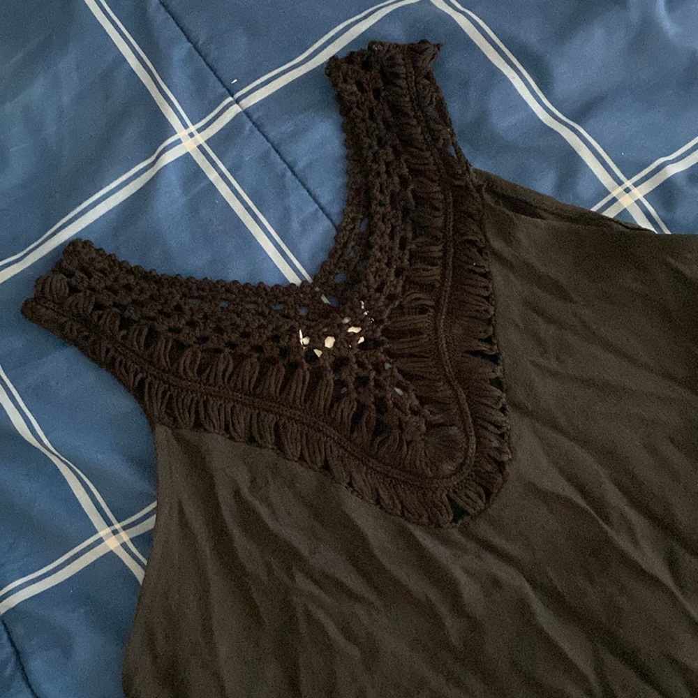 Black Fringe Sleeveless v-neck Top - Picture 9 of 17